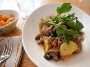 簡単レシピ　じゃがいもとひき肉の軽い煮込み　作り方