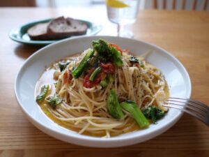 簡単レシピ　菜の花のペペロンチーノ　アレンジ　パスタ