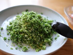 レシピ　鶏胸肉の香草パン粉オーブン焼き　パセリパン粉　香草パン粉