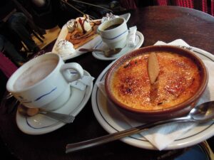 フランス　パリ　街歩き　カフェ巡り　ブリュレ　カプチーノ