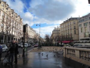 フランス　パリ　街歩き　雨上がり