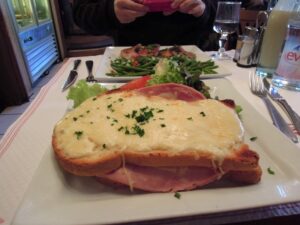 フランス　パリ　街歩き　カフェ巡り　クロックムッシュ