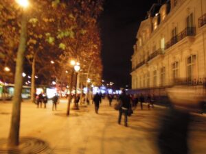 フランス　パリ　街歩き　夜