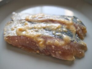 レシピ　さわらの西京焼き　作り方　魚　味噌と甘酒の味噌床に一晩漬けたさわら